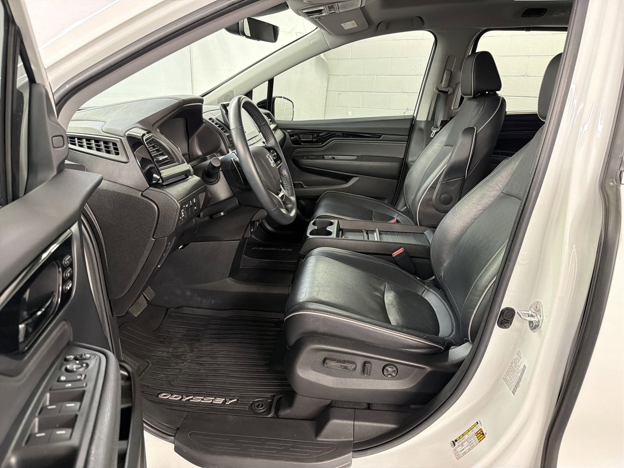 Certified 2023 Honda Odyssey Elite image 5