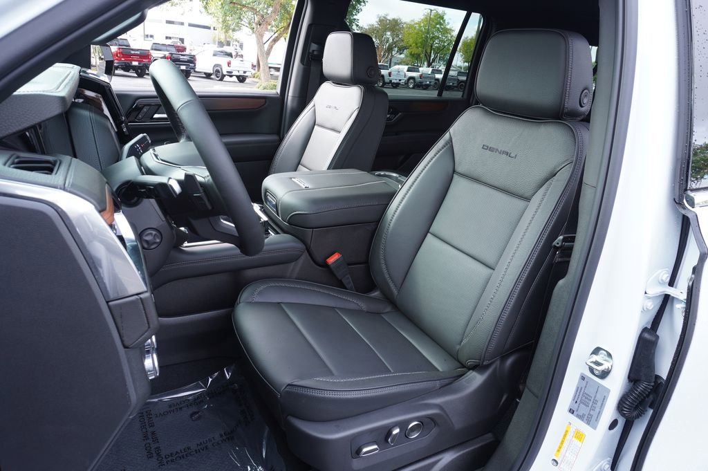 New 2026 GMC Yukon XL Denali w/ Sun & Power Step Package image 15
