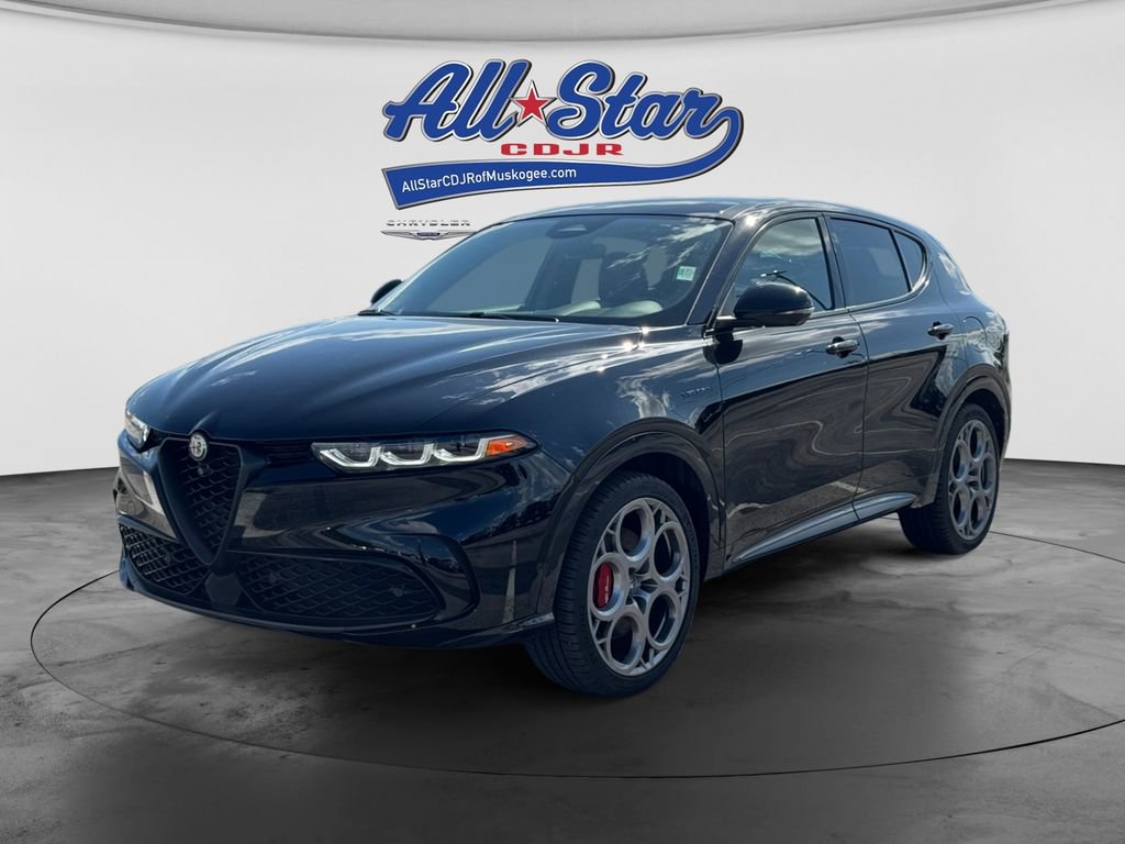 Used 2024 Alfa Romeo Tonale Veloce w/ Active Assist Package AWD/4WD image 3