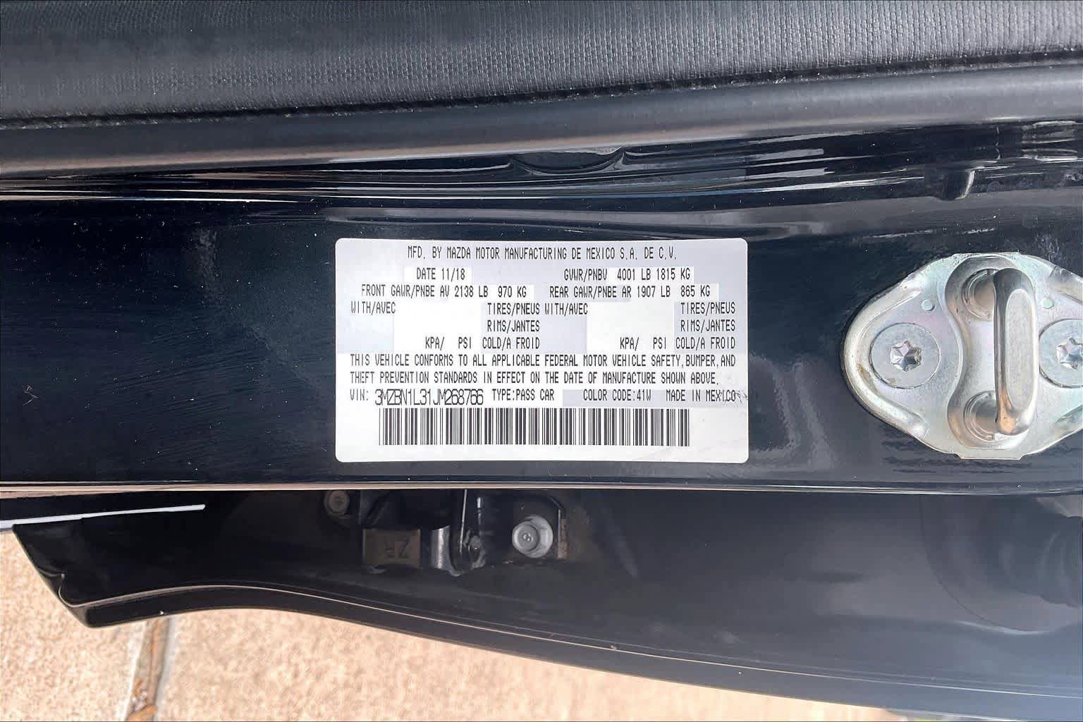 Used 2018 MAZDA MAZDA3 Touring FWD image 34