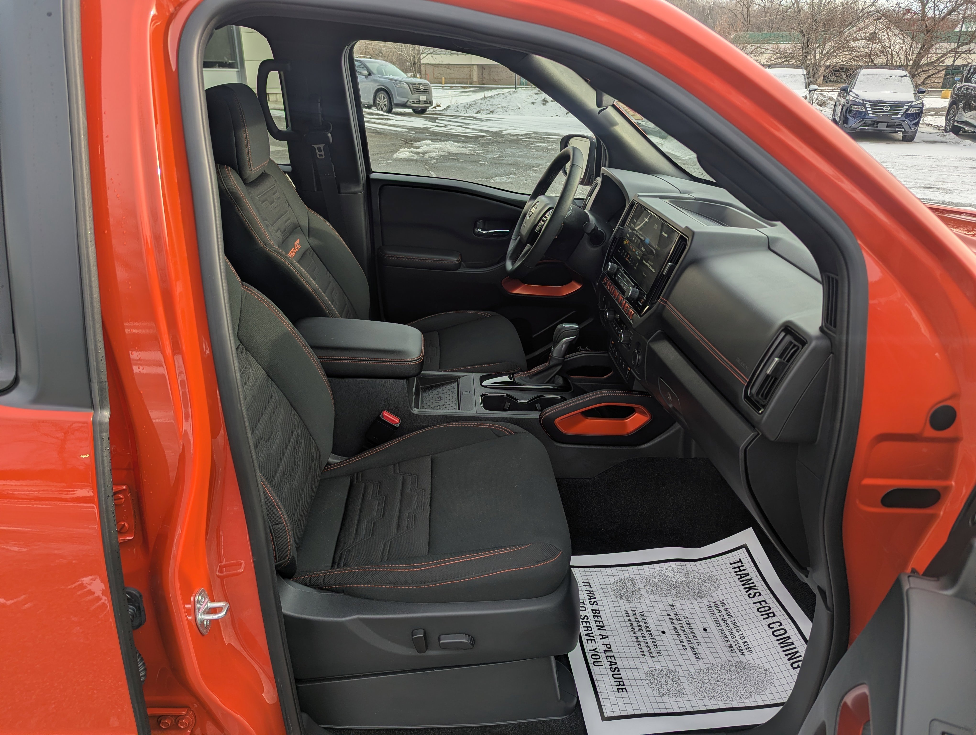 Used 2025 Nissan Frontier PRO-4X w/ Pro Convenience Package image 17