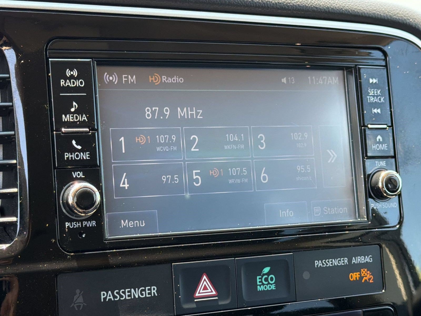 Used 2018 Mitsubishi Outlander ES AWD/4WD image 21