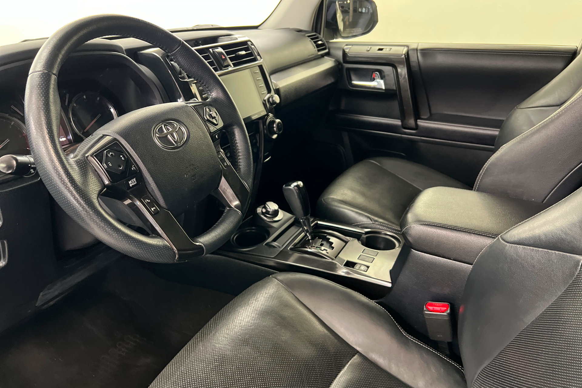 Used 2020 Toyota 4Runner Limited AWD/4WD image 16