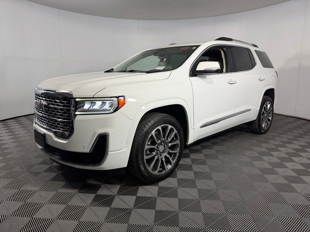 Used 2023 GMC Acadia Denali image 3