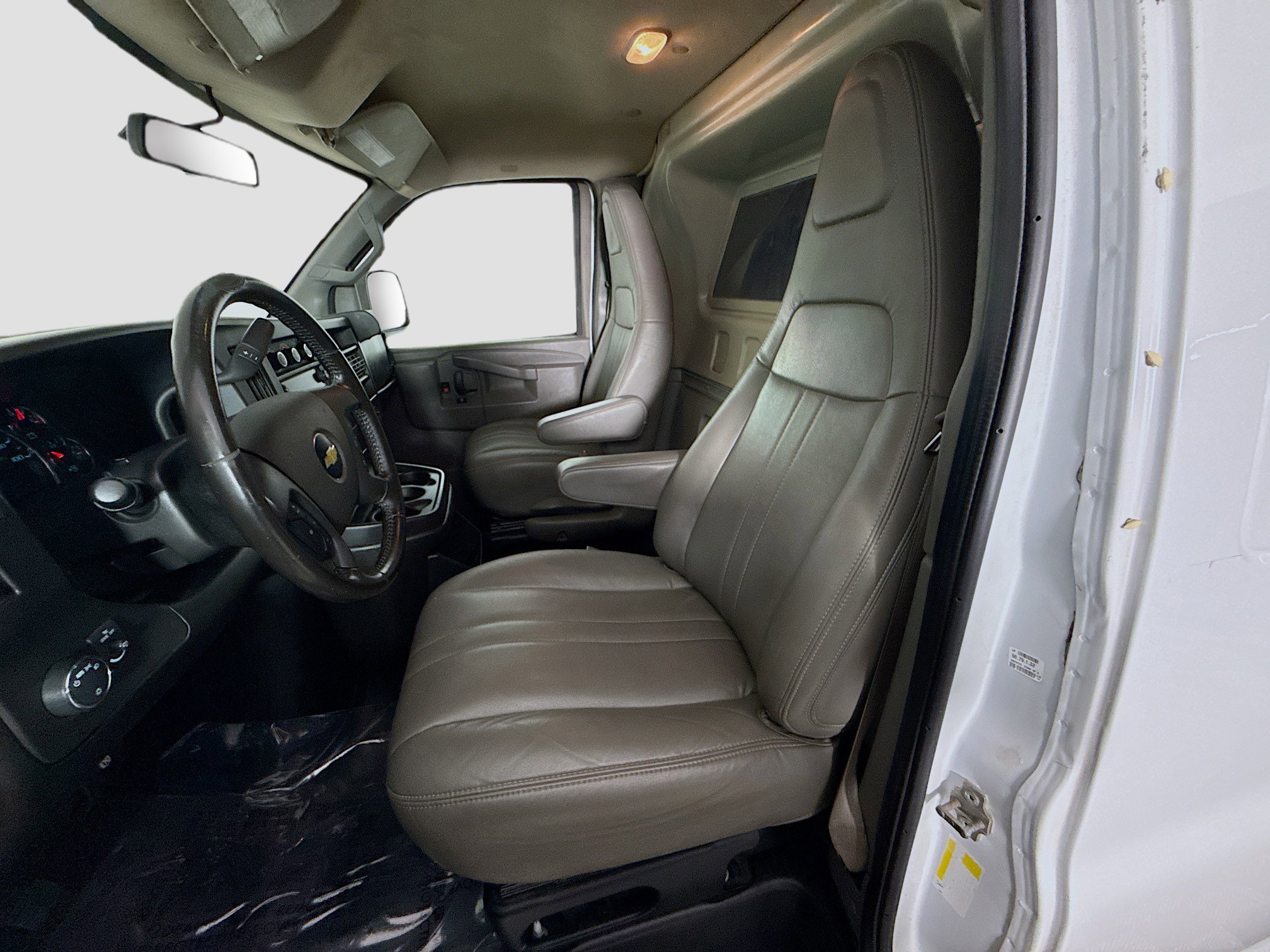 Used 2020 Chevrolet Express 2500 w/ Driver Convenience Package RWD image 21