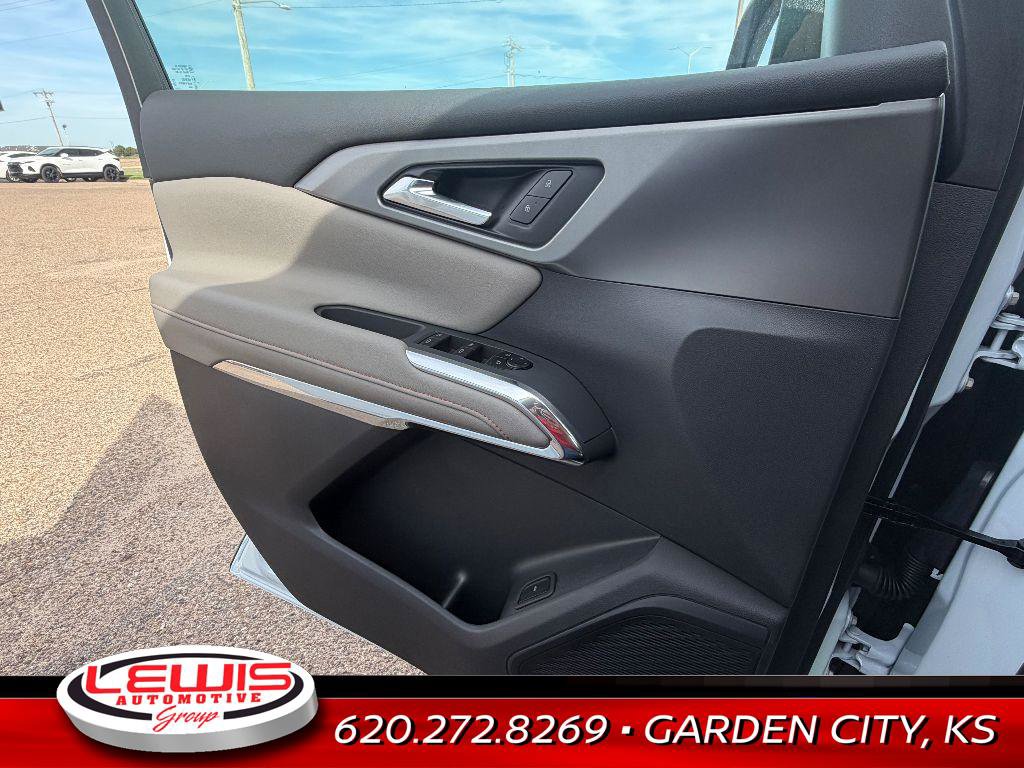 New 2026 Chevrolet Traverse LT image 13