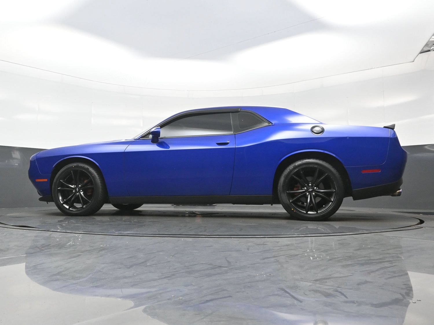 Used 2018 Dodge Challenger SXT w/ Blacktop Package RWD image 28