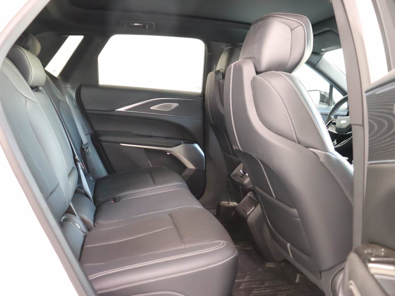 Certified 2024 Cadillac Lyriq Sport RWD image 18