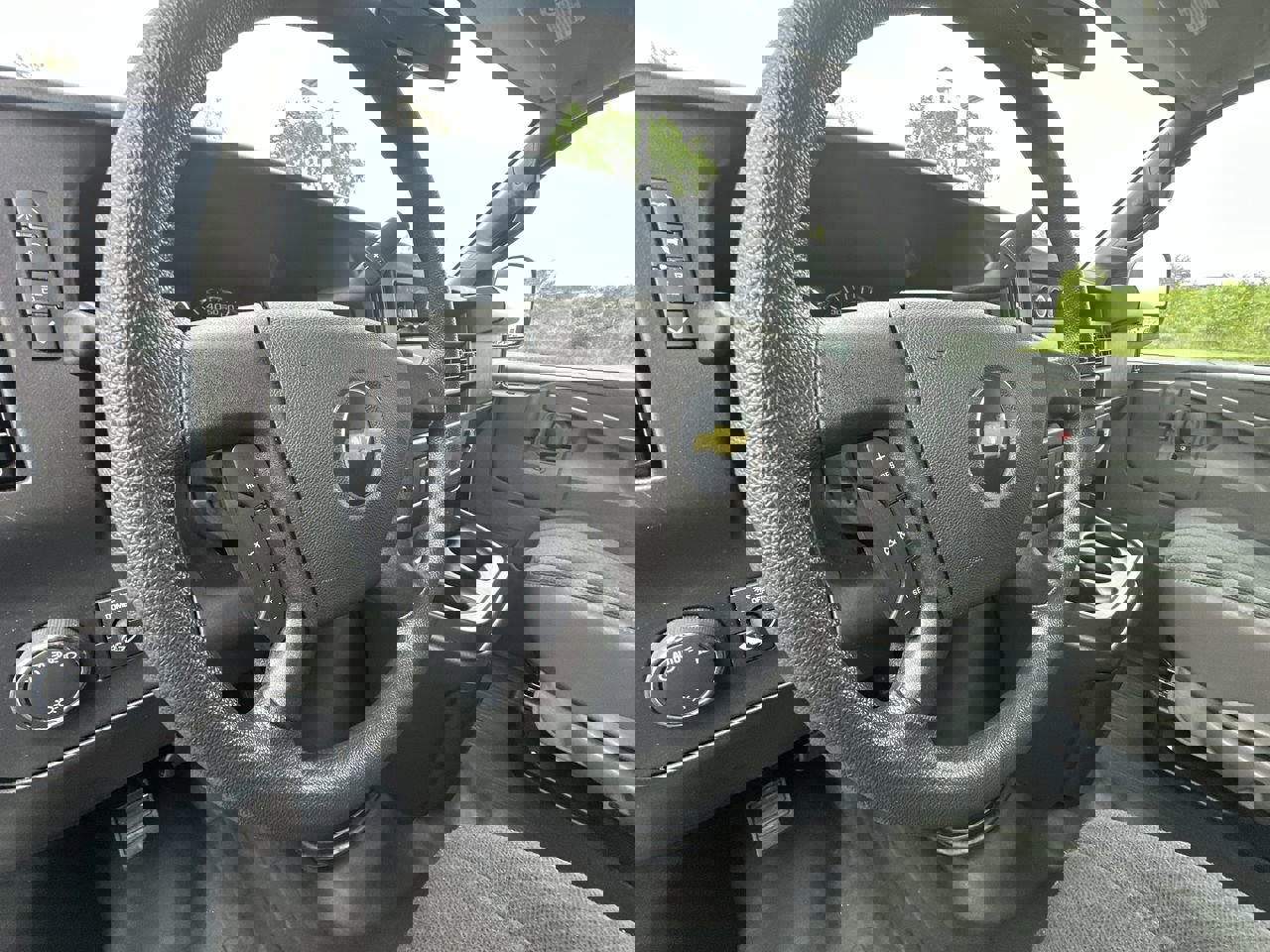 Used 2023 Chevrolet Express 2500 w/ Driver Convenience Package image 14