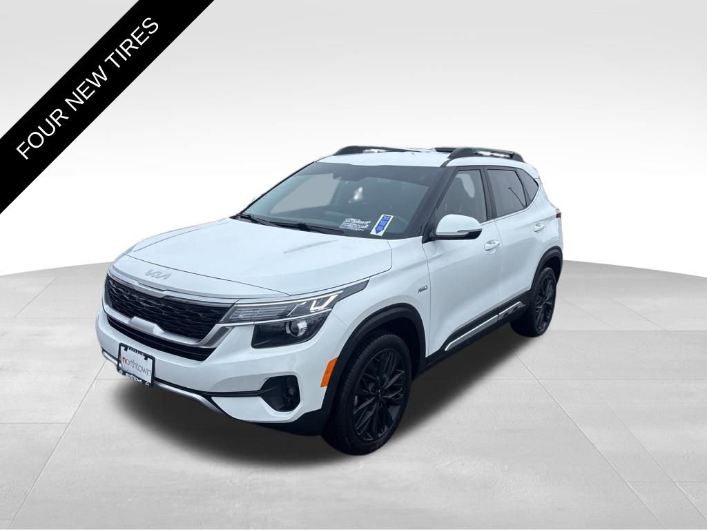 Used 2022 Kia Seltos Nightfall Edition image 1