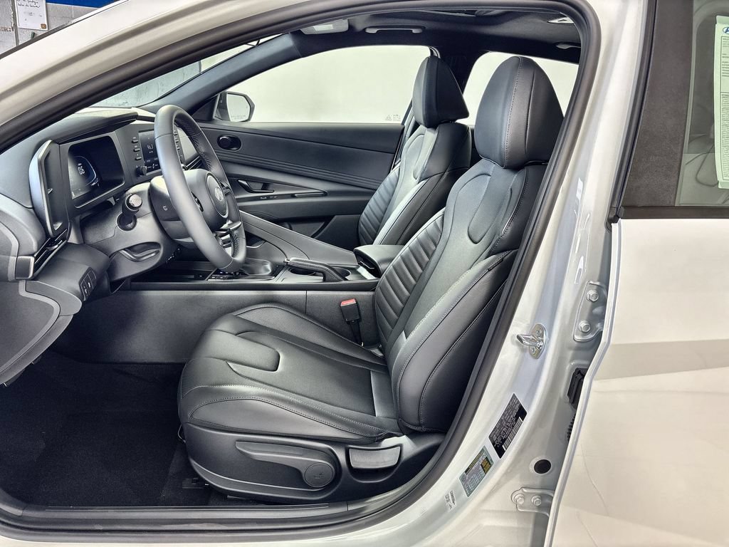 New 2026 Hyundai Elantra SEL Sport FWD image 13