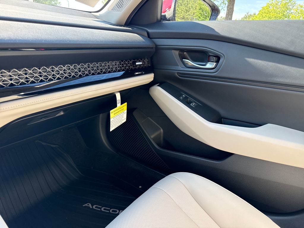 Certified 2025 Honda Accord EX-L image 18