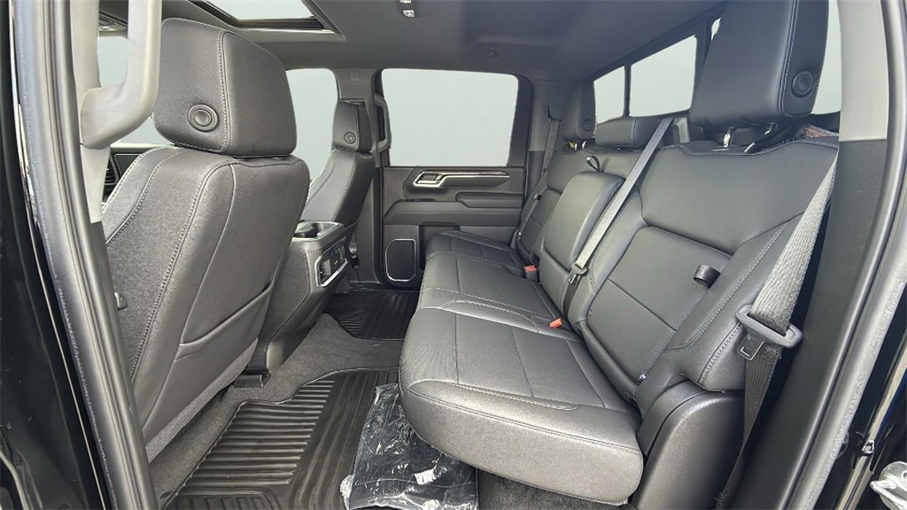 Used 2025 Chevrolet Silverado 2500 LTZ w/ LTZ Premium Package image 43