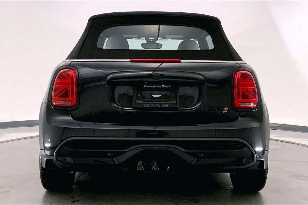 Certified 2023 MINI Cooper S w/ Signature Upholstery Package FWD image 3
