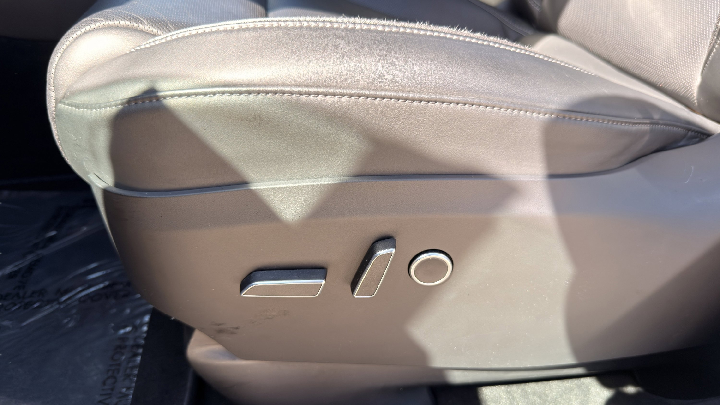 Used 2022 Tesla Model X Plaid image 16