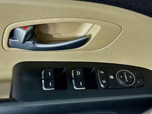Used 2020 Kia Sedona EX FWD image 21