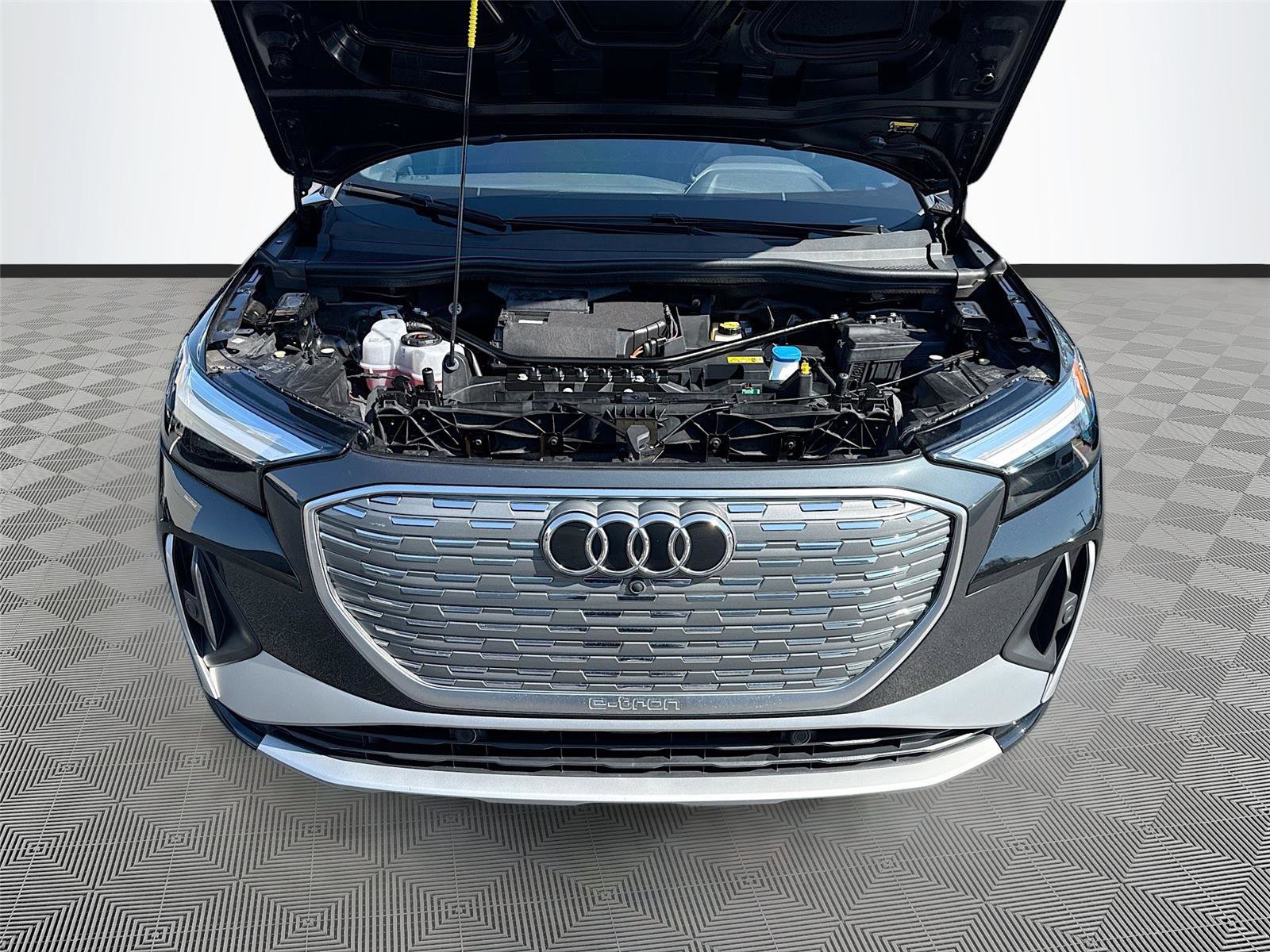 Certified 2023 Audi Q4 e-tron Premium Plus w/ Premium Plus AWD/4WD image 31