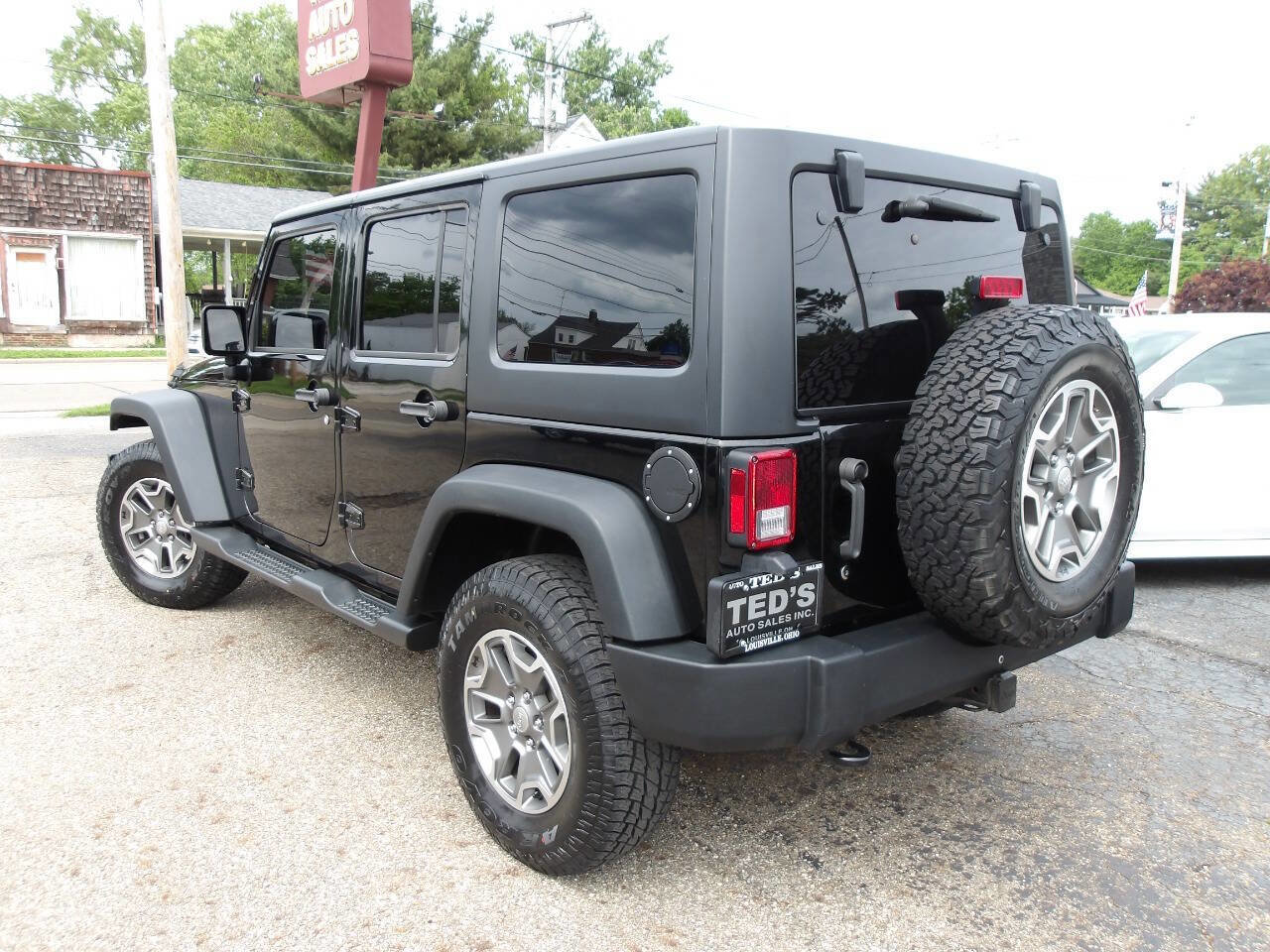 Used 2015 Jeep Wrangler Unlimited Rubicon w/ Dual Top Group AWD/4WD image 5