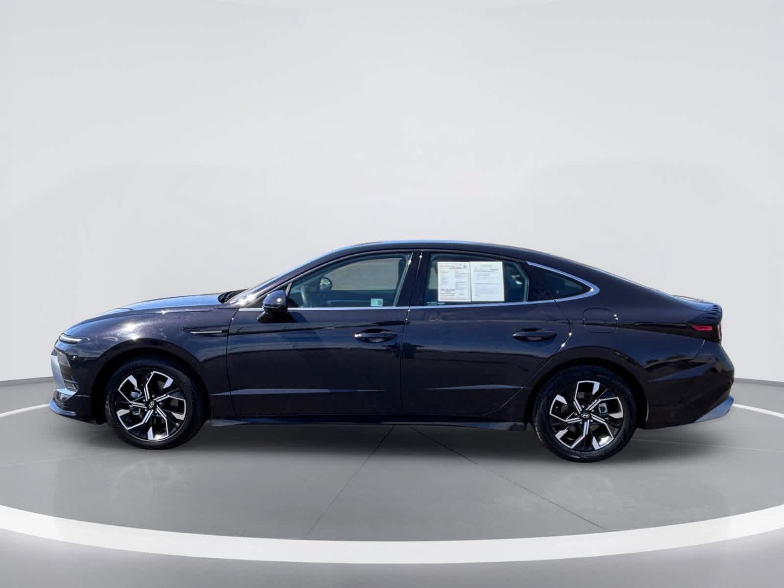 Used 2025 Hyundai Sonata SEL FWD image 4