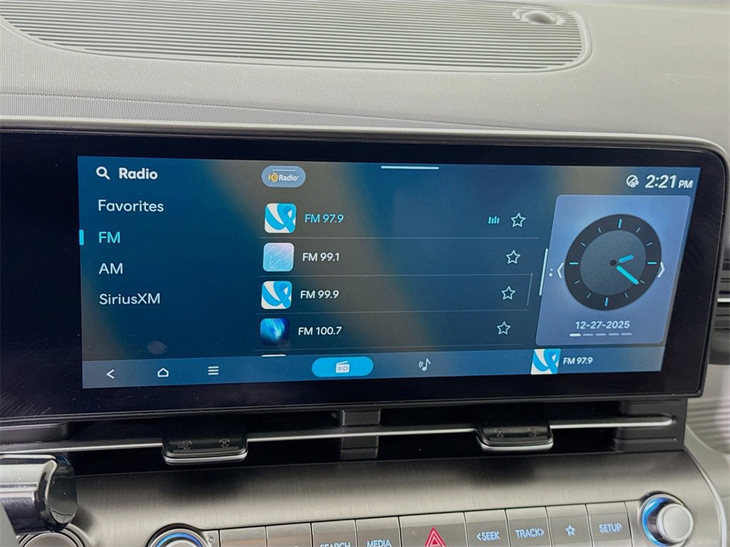 Certified 2025 Hyundai Kona SE image 8