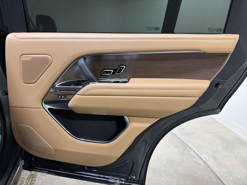 New 2026 Land Rover Range Rover Long Wheelbase SE image 26