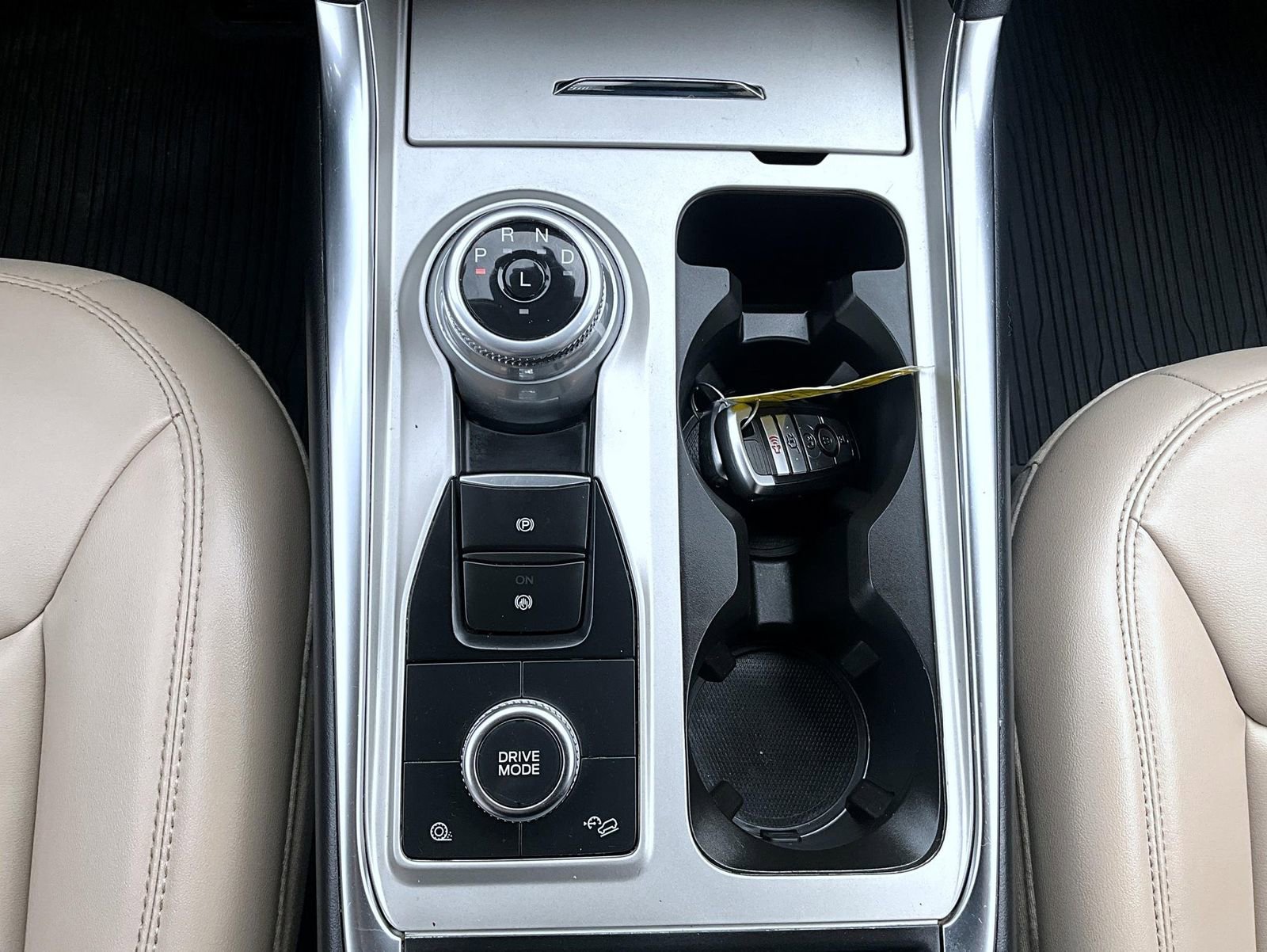 Used 2022 Ford Explorer XLT w/ Equipment Group 202A image 15