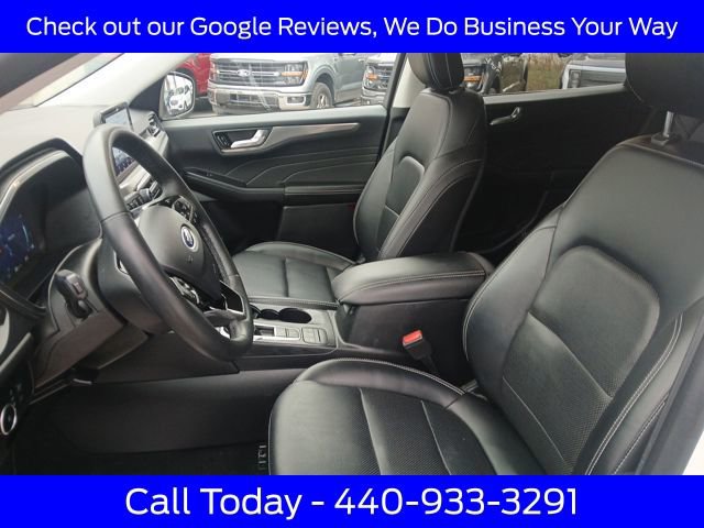 Certified 2022 Ford Escape Titanium w/ Class II Trailer Tow Package image 32