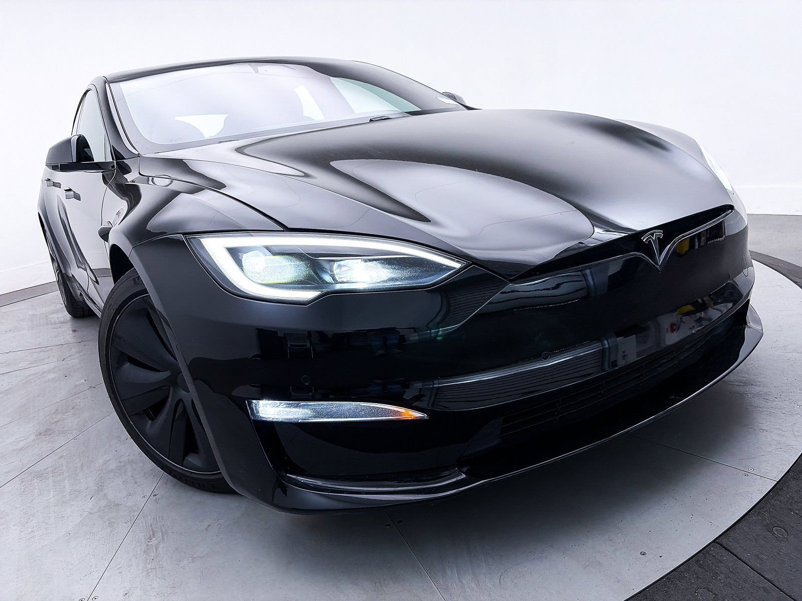 Used 2022 Tesla Model S image 3
