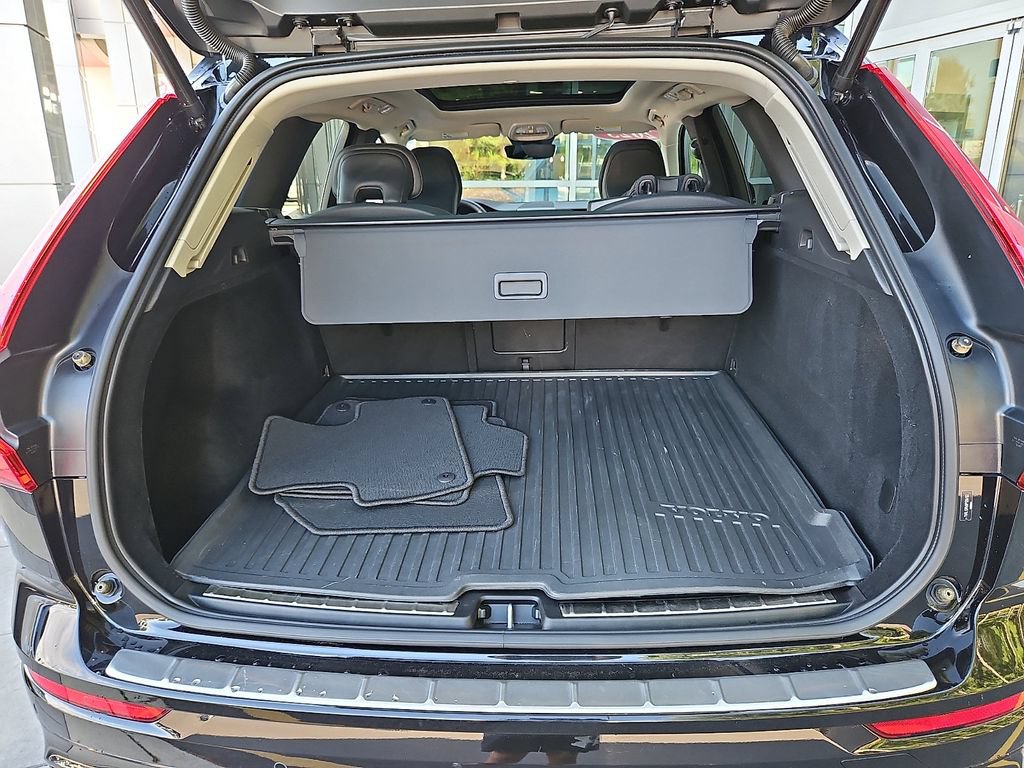 Used 2023 Volvo XC60 B5 Plus w/ Protection Package Premier AWD/4WD image 30