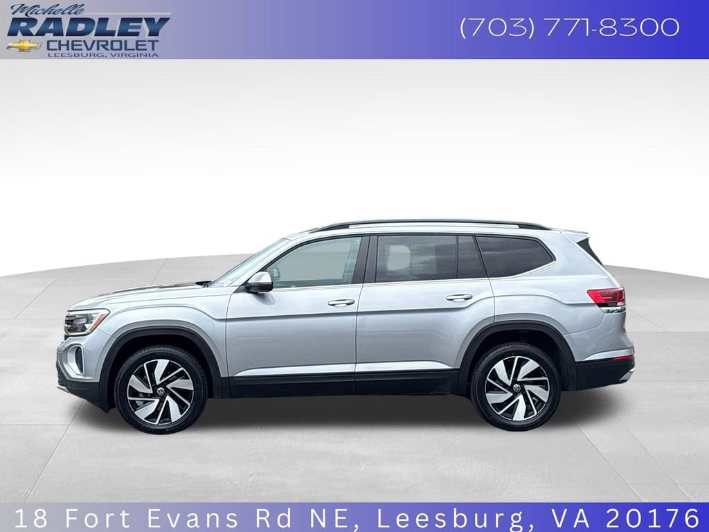 Used 2025 Volkswagen Atlas SE AWD/4WD image 2