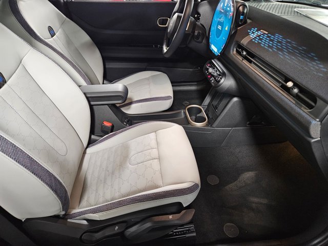 Certified 2025 MINI Cooper S FWD image 19