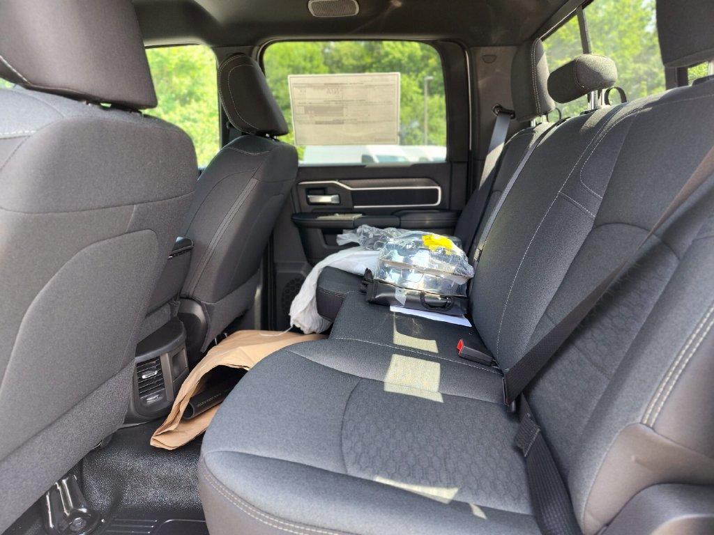 New 2026 RAM 3500 Big Horn AWD/4WD image 15