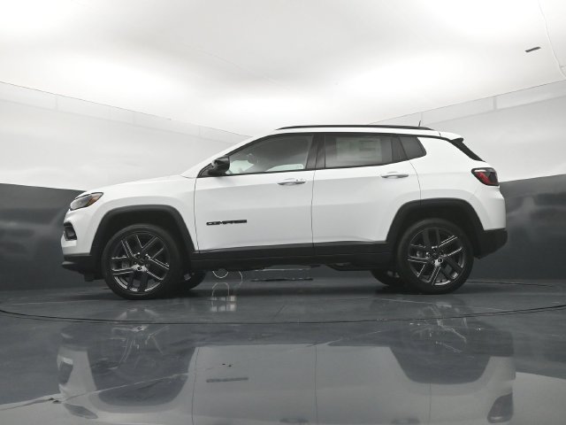 New 2026 Jeep Compass Latitude AWD/4WD image 21