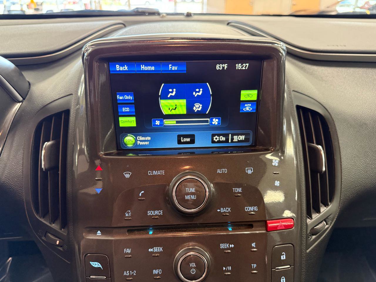 Used 2014 Chevrolet Volt FWD image 19