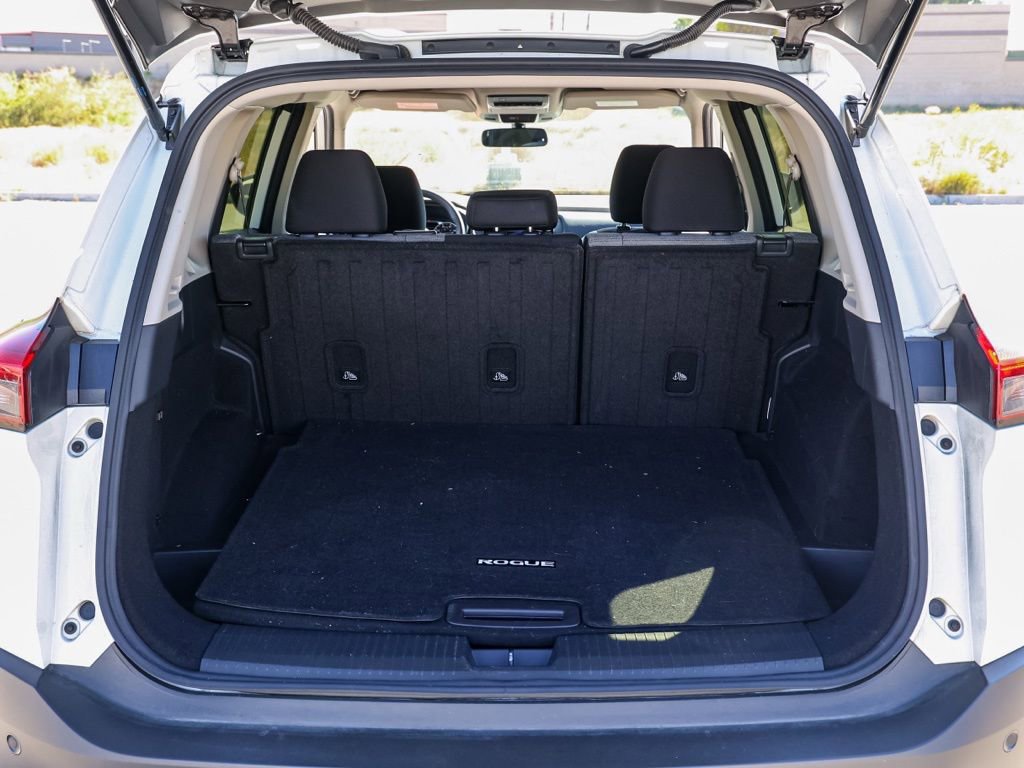 Used 2023 Nissan Rogue SV image 16