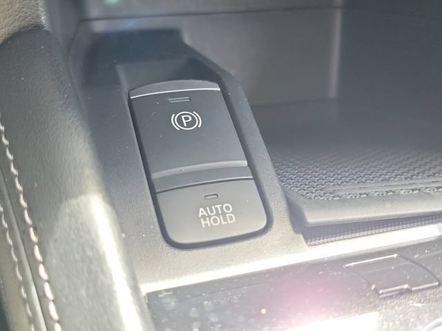 Used 2021 Nissan Kicks SR w/ SR Premium Package FWD image 25