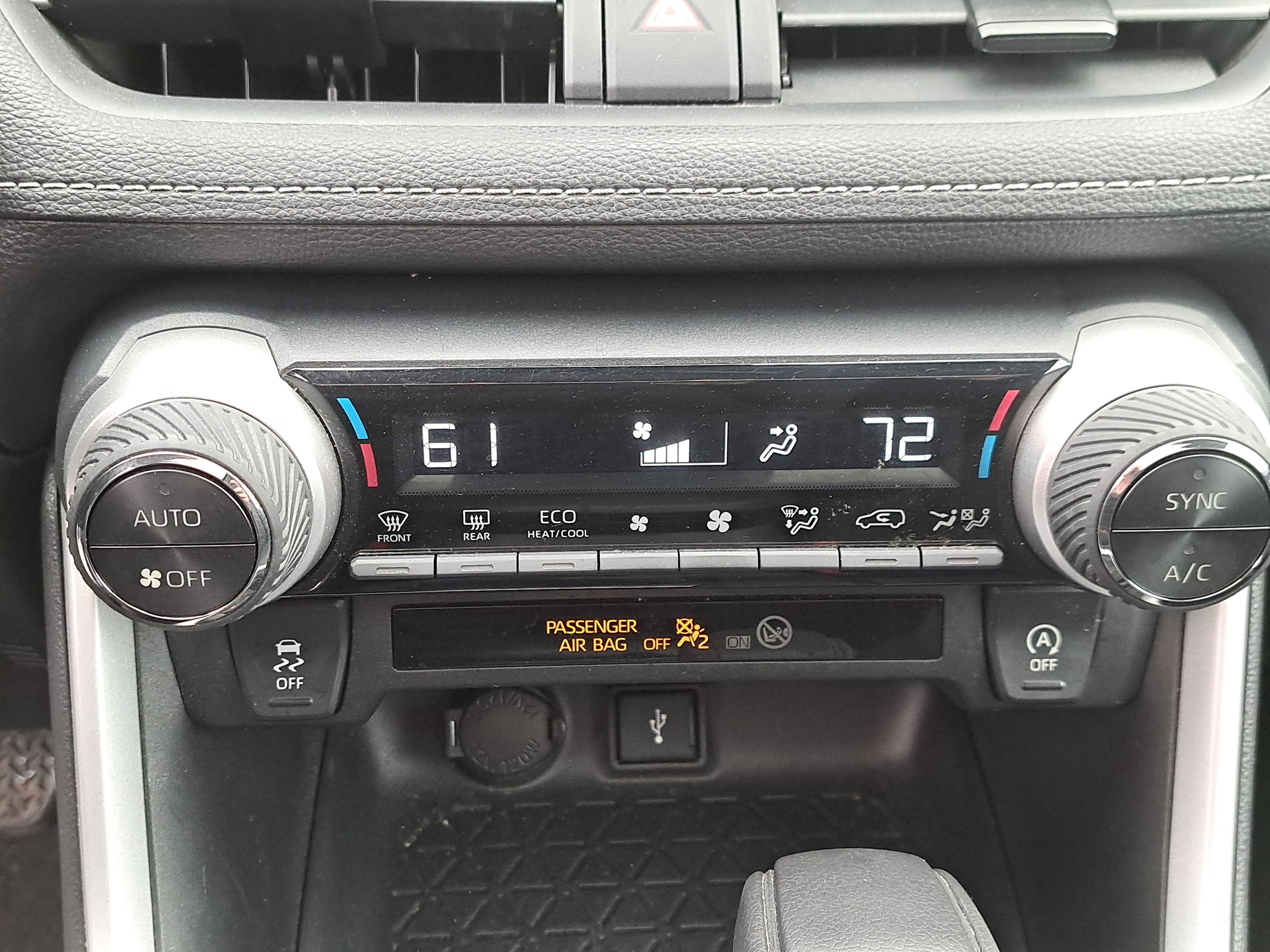 Used 2021 Toyota RAV4 XLE image 25