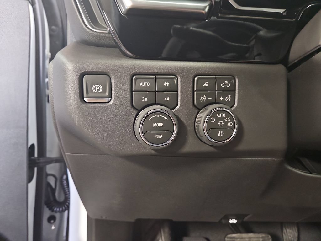 New 2026 Chevrolet Silverado 1500 High Country AWD/4WD image 18
