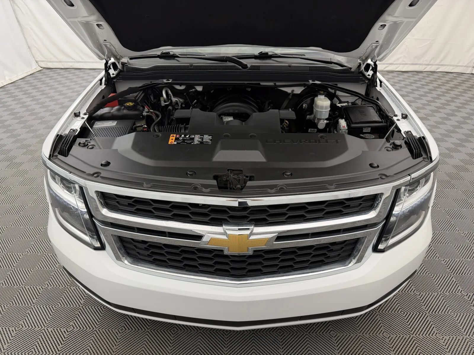 Used 2018 Chevrolet Suburban LT AWD/4WD image 34