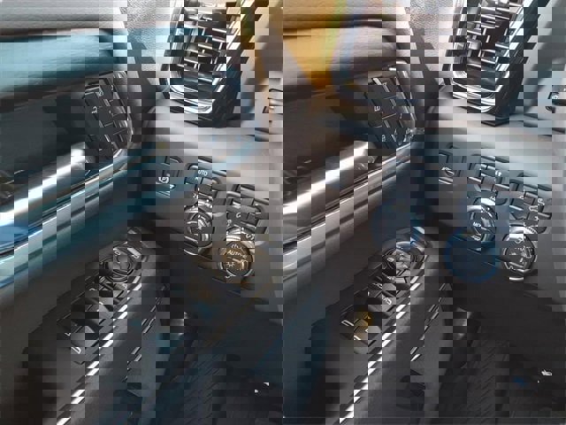 New 2026 GMC Sierra 3500 Denali w/ Technology Package image 9