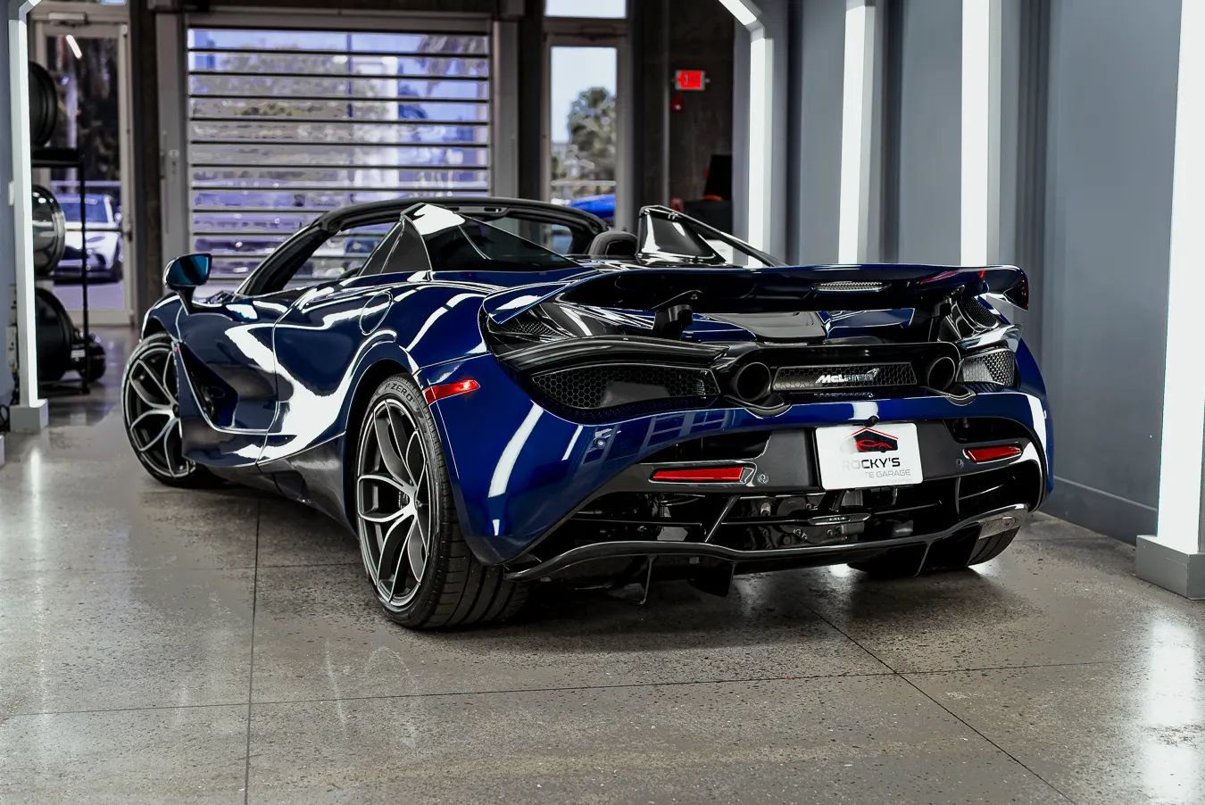 Used 2020 McLaren 720S Spider RWD image 8