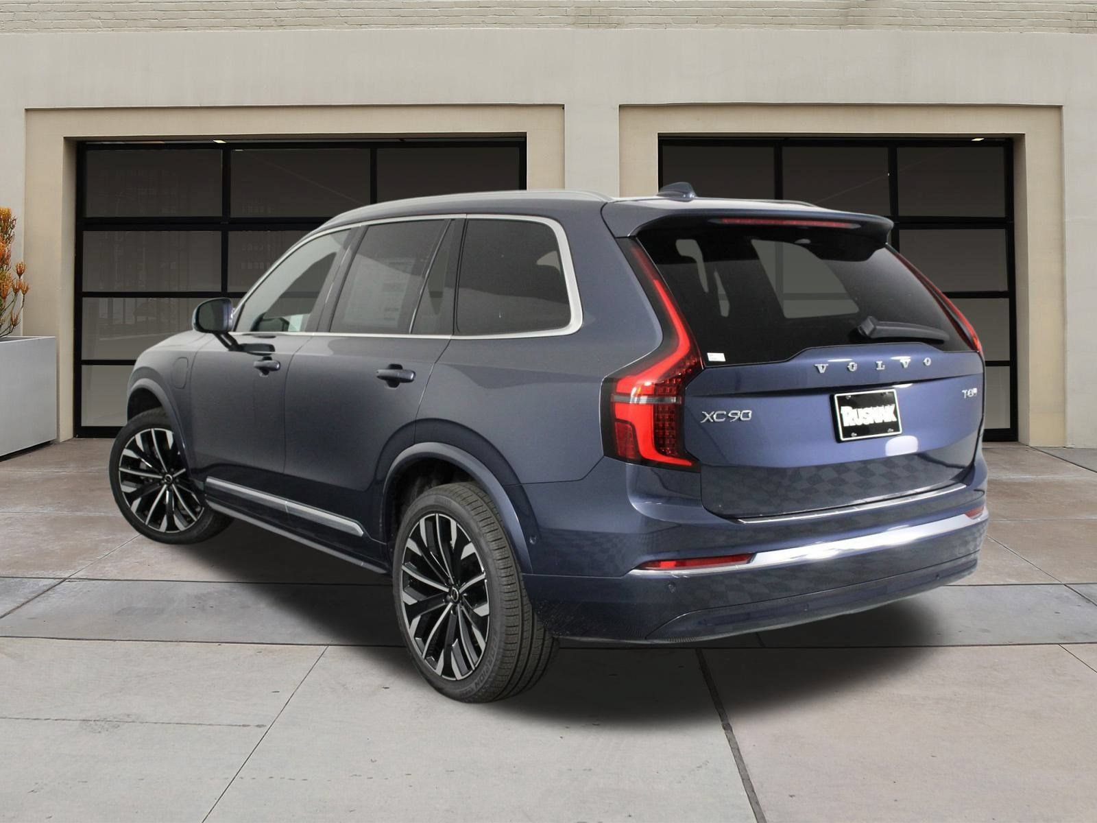 New 2026 Volvo XC90 T8 Plus AWD/4WD image 3