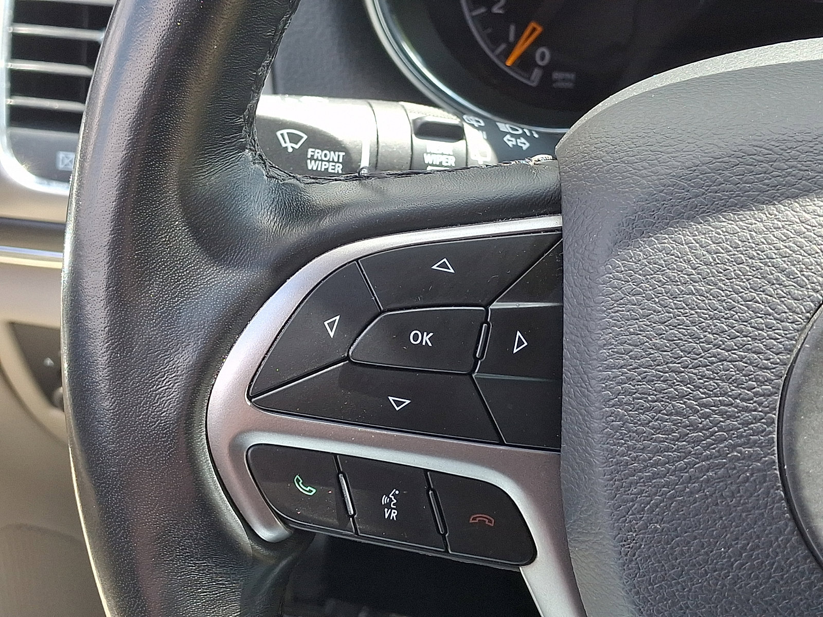 Used 2021 Jeep Grand Cherokee Limited AWD/4WD image 23