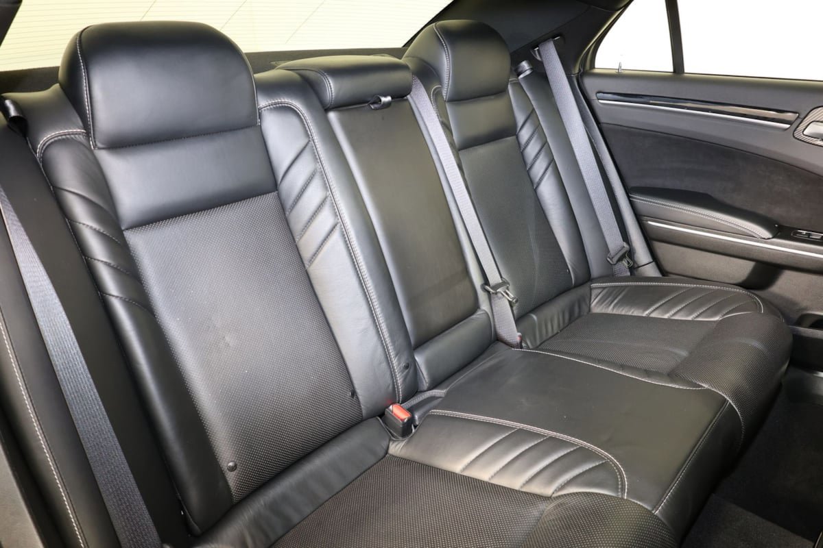 Used 2023 Chrysler 300 C RWD image 31