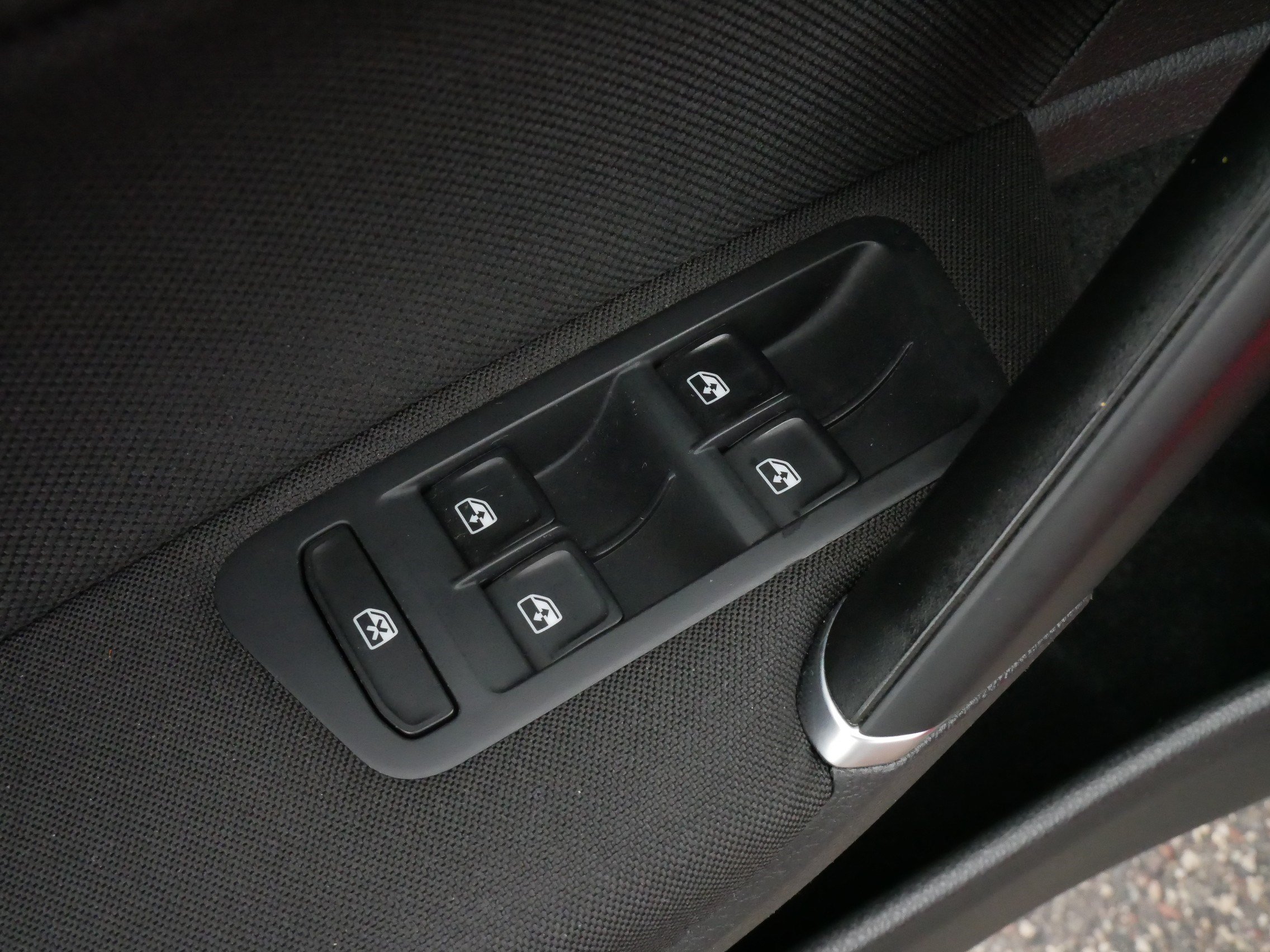 Used 2018 Volkswagen GTI SE FWD image 19