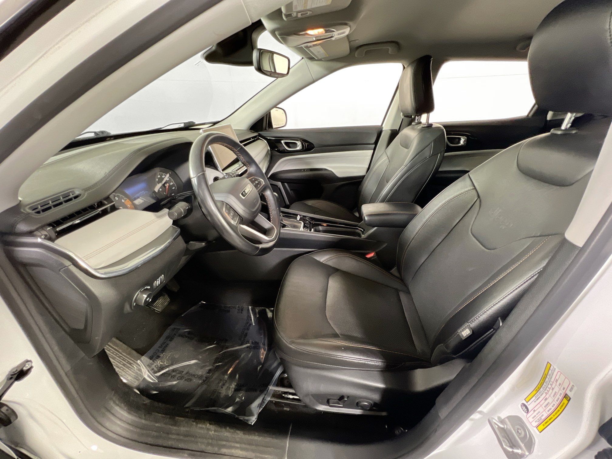 Used 2022 Jeep Compass Limited AWD/4WD image 19