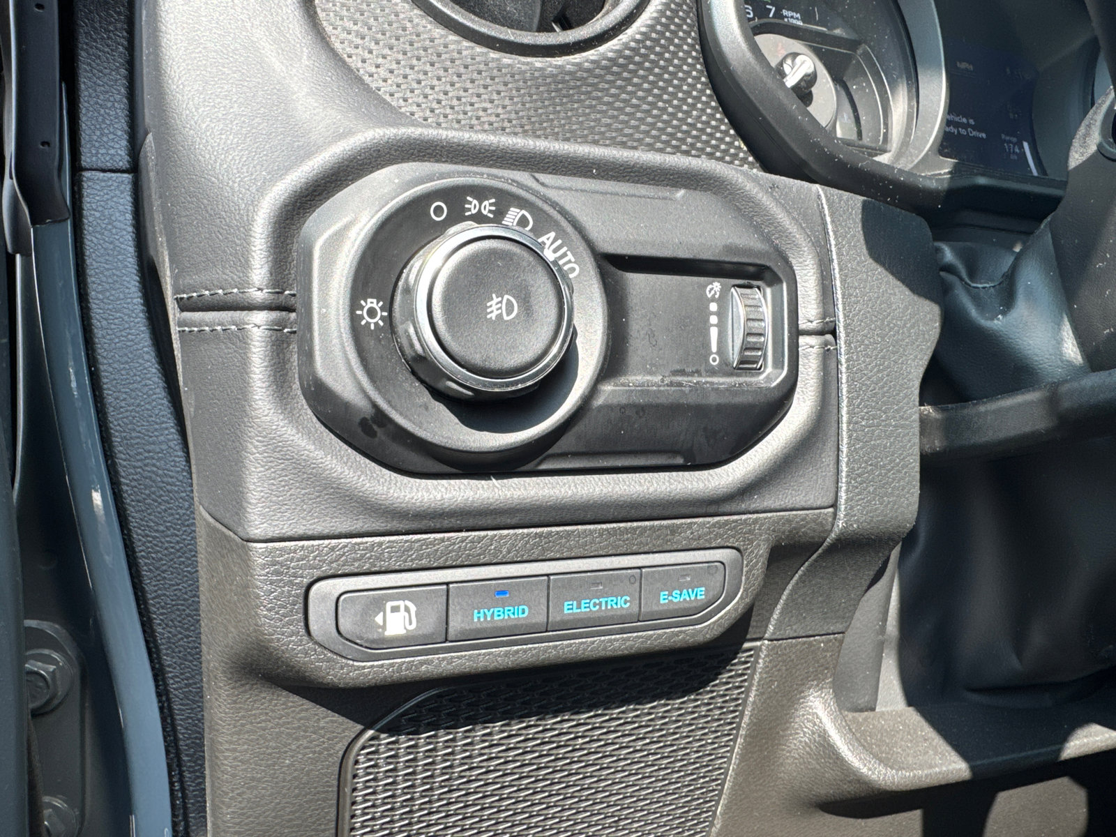 Used 2025 Jeep Wrangler Unlimited Rubicon 4xe image 29