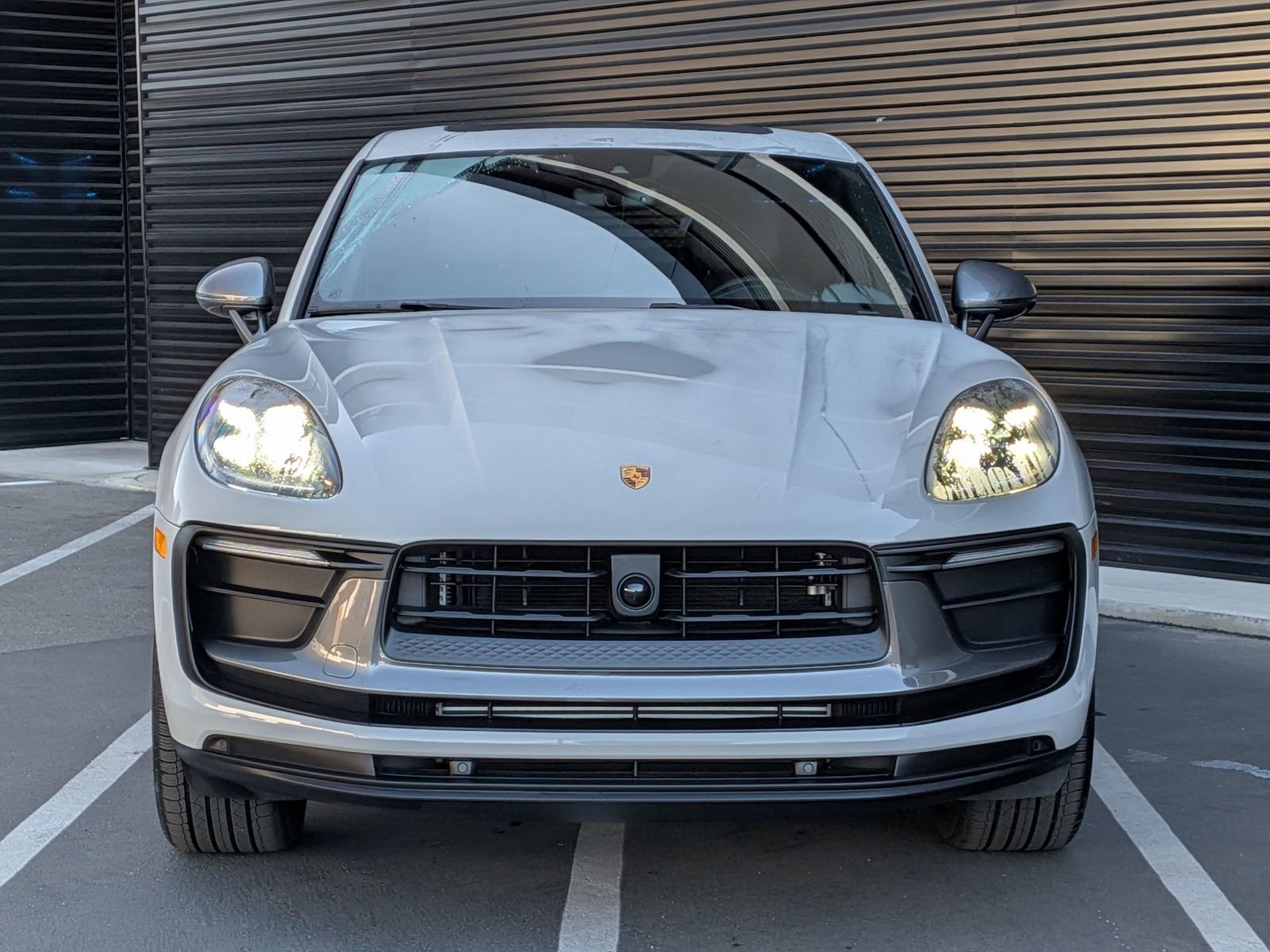 Certified 2026 Porsche Macan Turbo AWD/4WD image 6