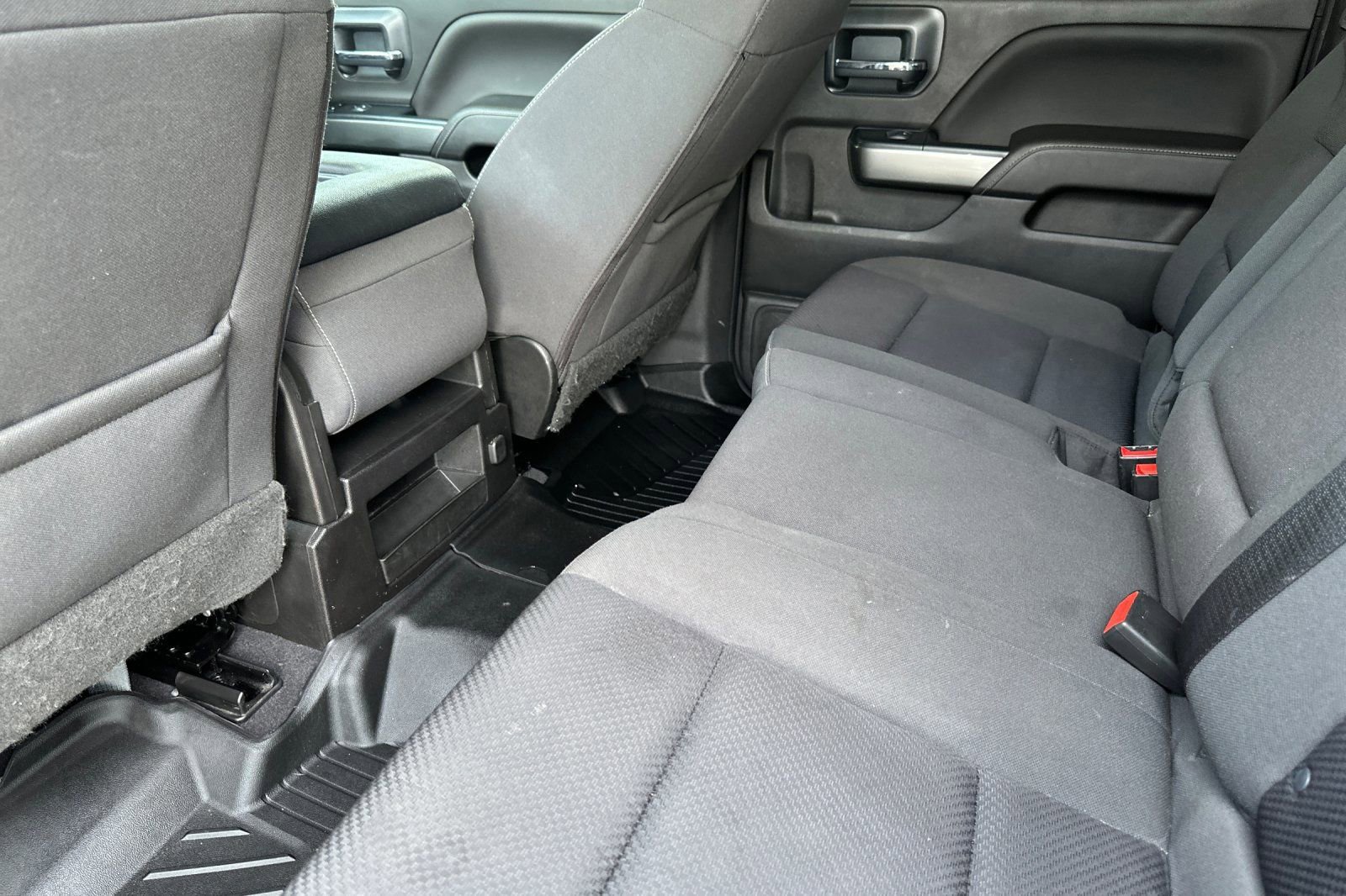 Used 2018 Chevrolet Silverado 1500 LT w/ All Star Edition RWD image 13