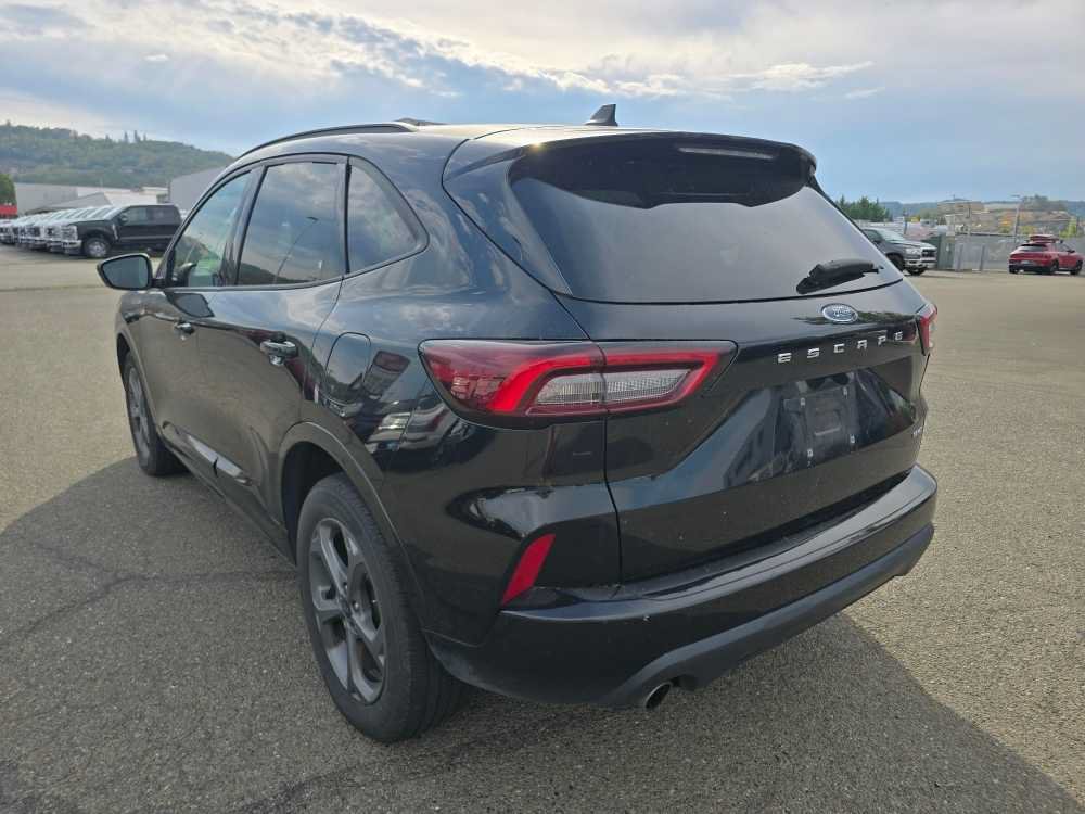 Used 2024 Ford Escape ST-Line AWD/4WD image 2